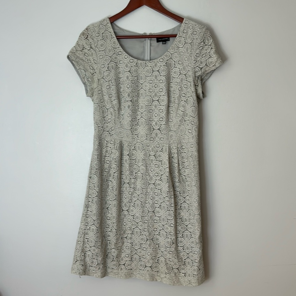 Gray short sleeve lace dress size small